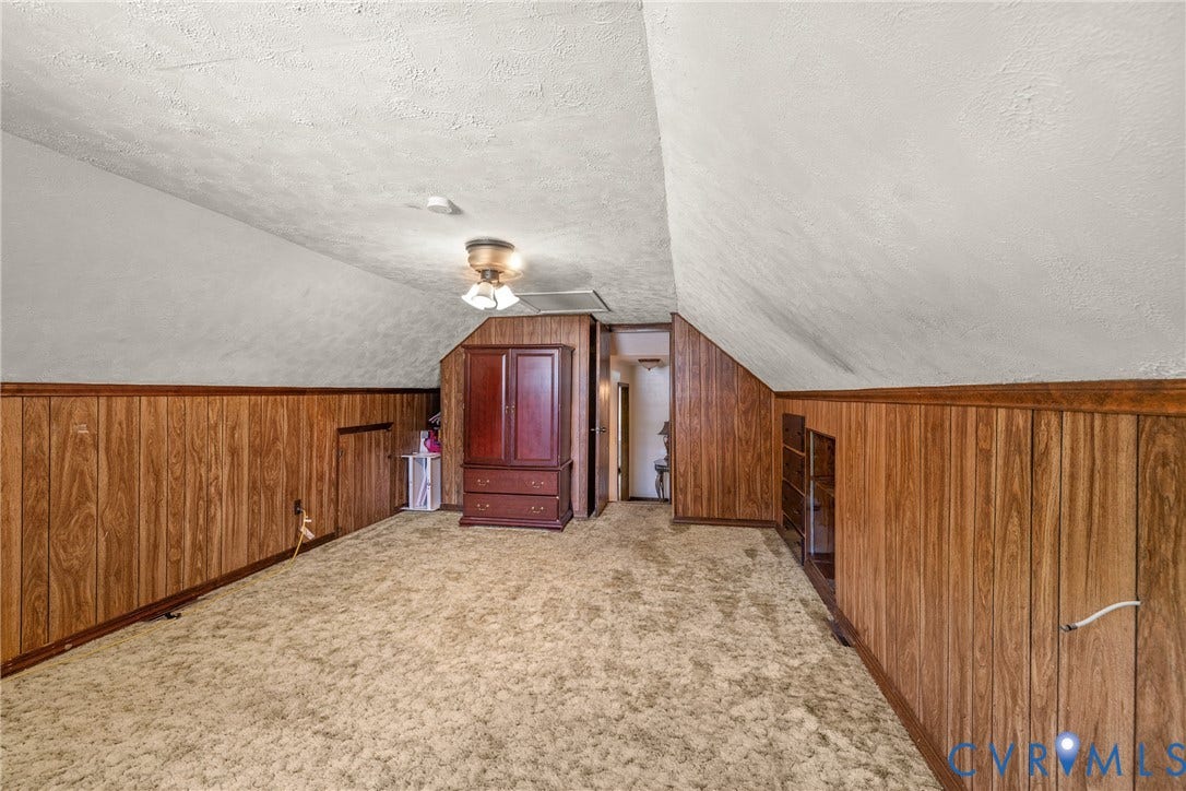 Sloped ceilings with textured finish