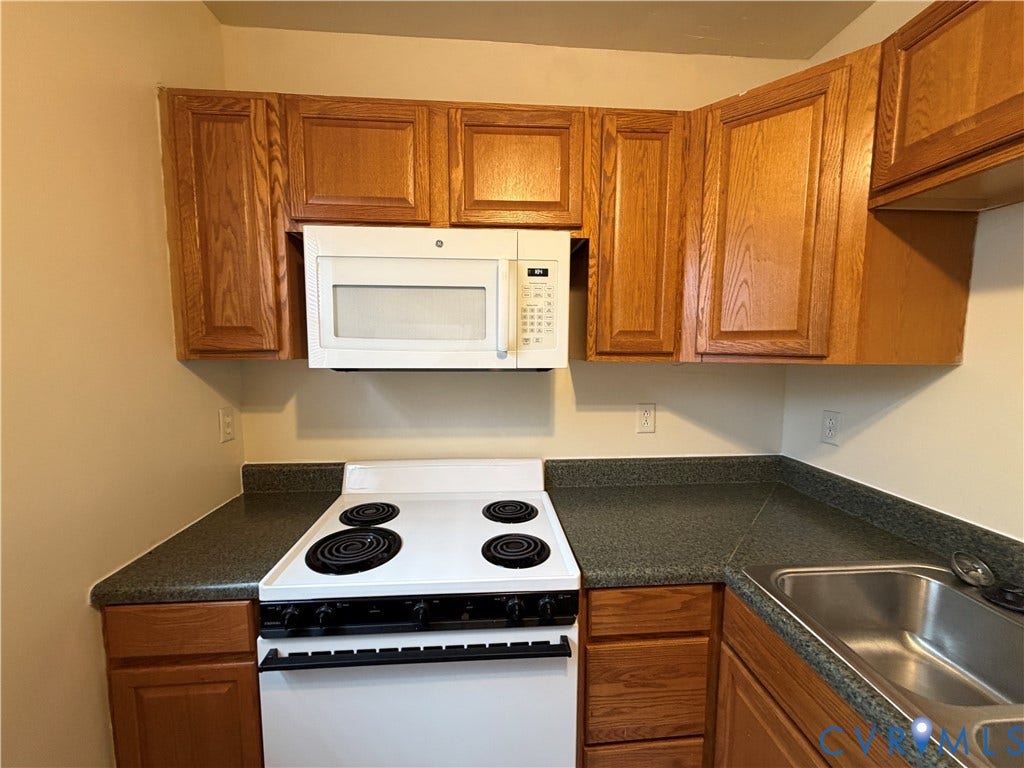 114 S Addison Street, #Lower, Richmond, VA 23220 Fully equipped kitchen