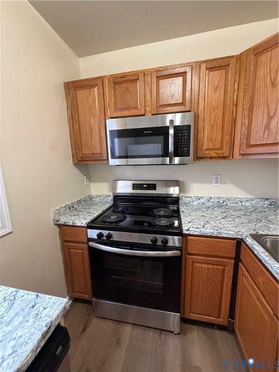 114 S Addison Street, #Upper, Richmond, VA 23220 Frigidaire stove and built-in microwave