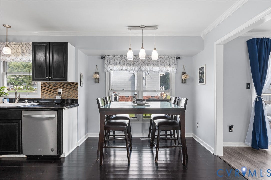 7625 Southford Lane, Chesterfield, VA 23832 Dark wood-finish flooring with a contrasting light wall color