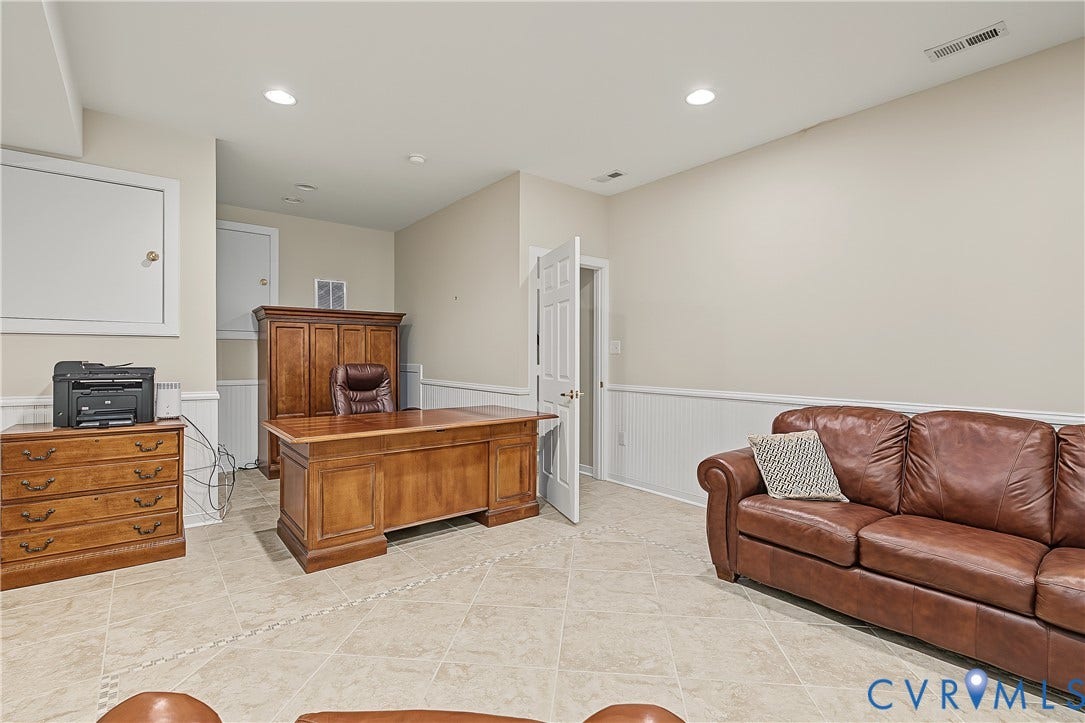 Lower level - numerous options