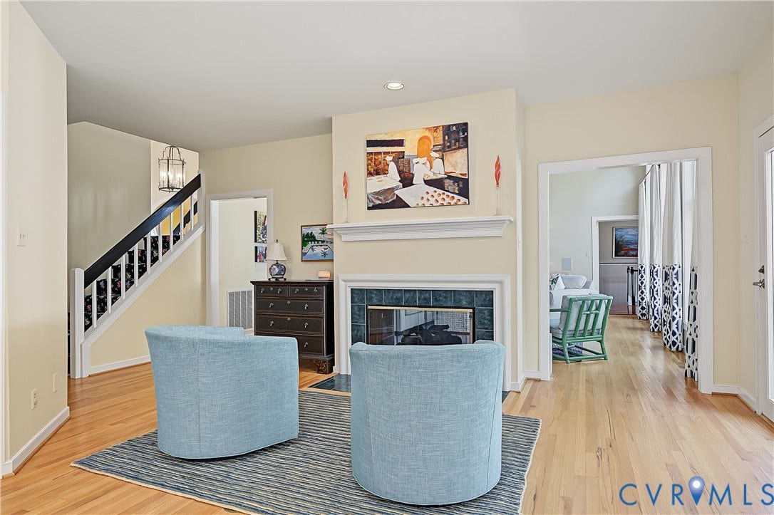 Cozy seating facing see thru fas fp