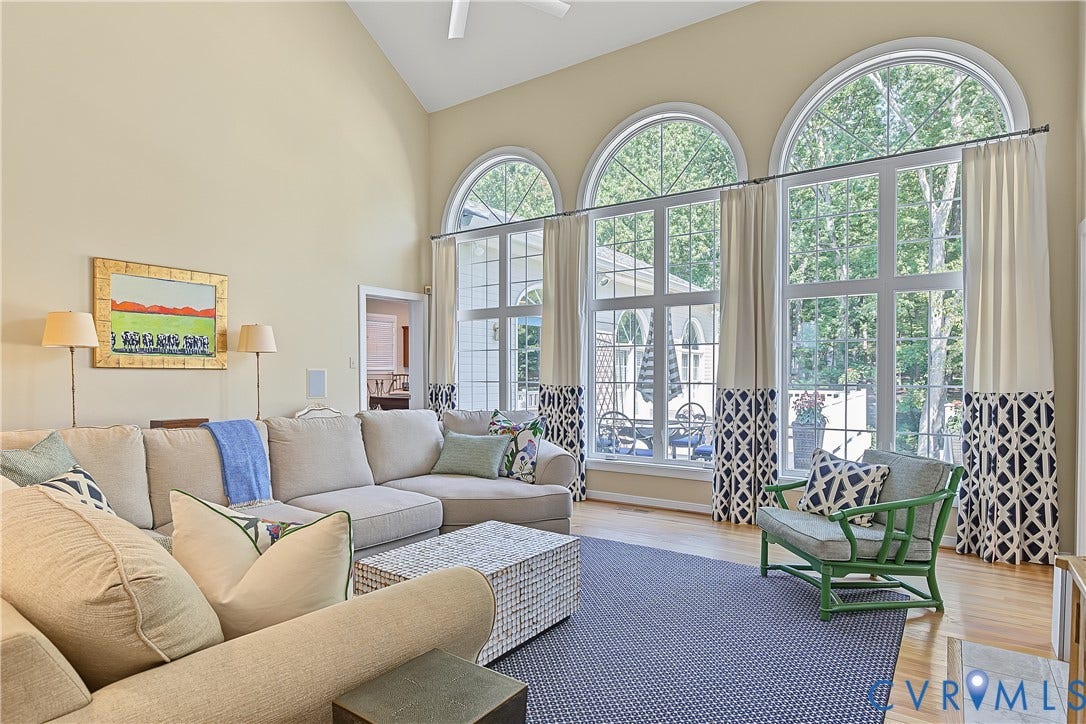 2-story, double fp, fan, palladian windows