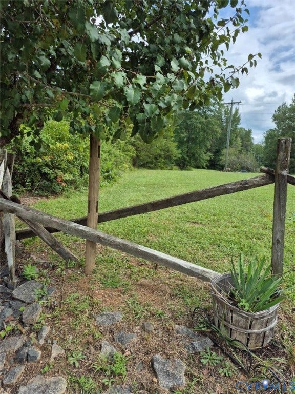 Property photo for 1586 Signboard Road, Bumpass, VA