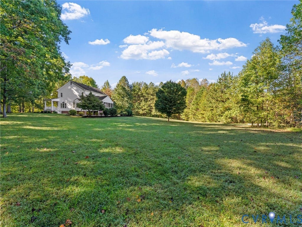 2354 Camelback Road, Maidens, VA 23102 Well landscaped, mature plantings, private views