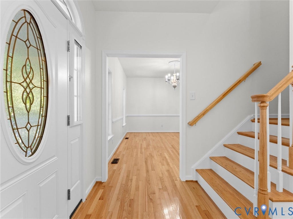 2354 Camelback Road, Maidens, VA 23102 Wooden staircase