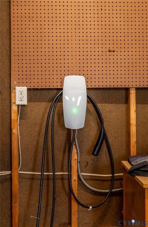 10808 Pruett Lane, Henrico, VA 23059 Electric vehicle charging station installed
