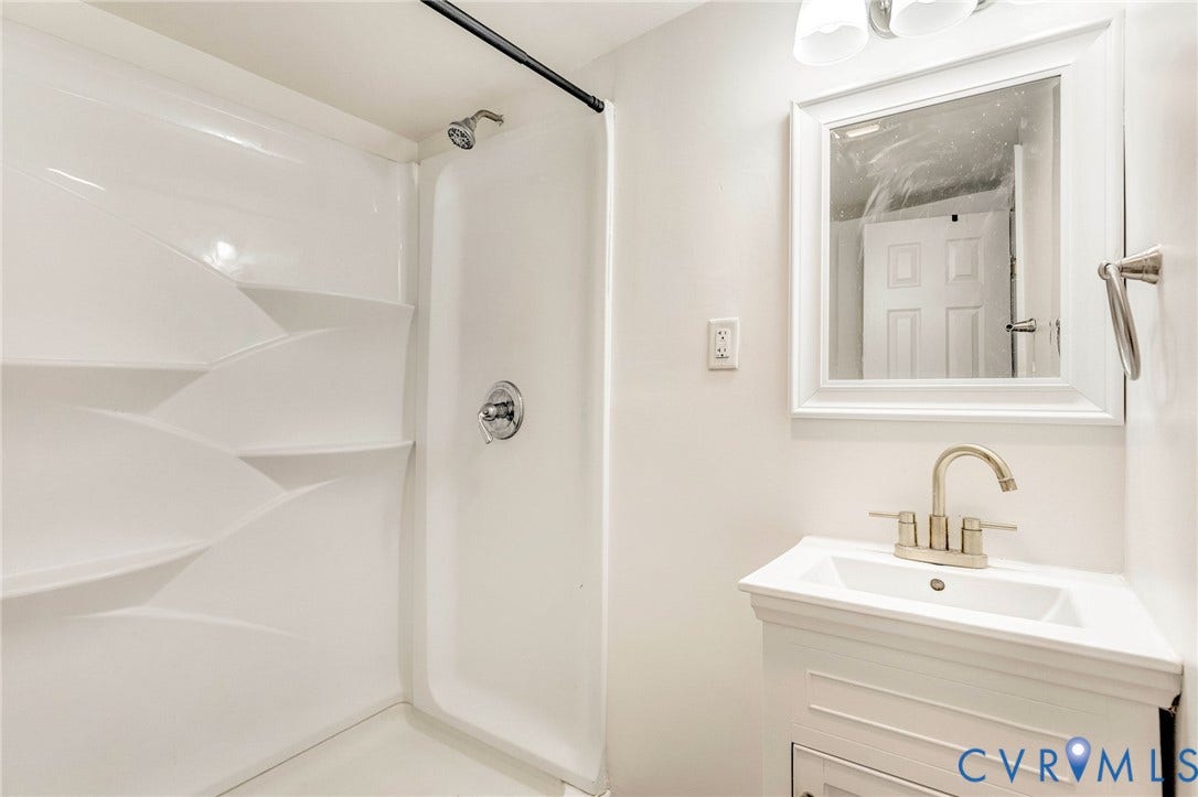 3504 Meadowbridge Road, Richmond, VA 23222 2nd Floor Bathroom