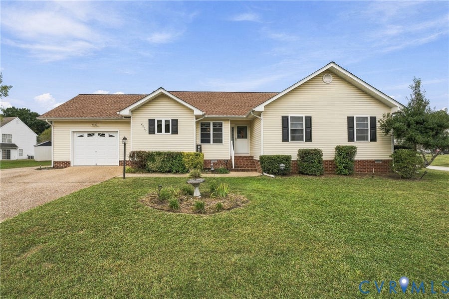 Property photo for 4000 W Dogwood Avenue, Chester, VA