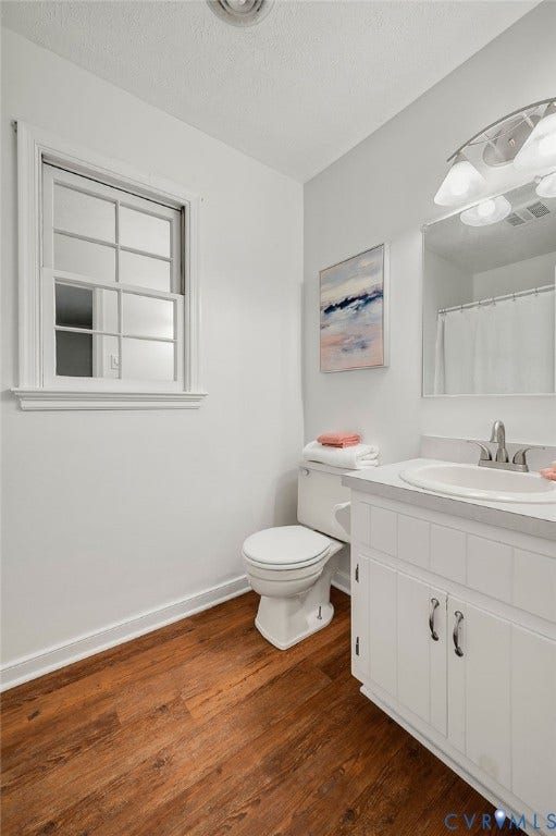 12411 Spring Run Road, Chesterfield, VA 23832 Hall bath