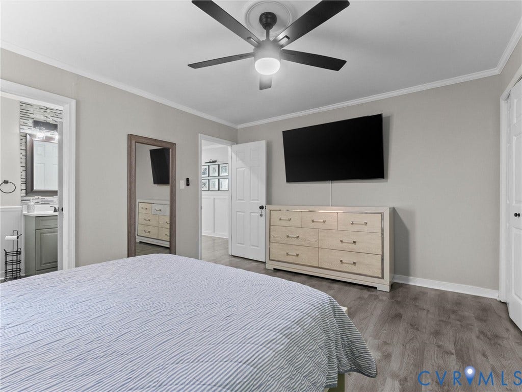 Recessed lighting, wood-finish flooring, and a ceiling fan with light fixture