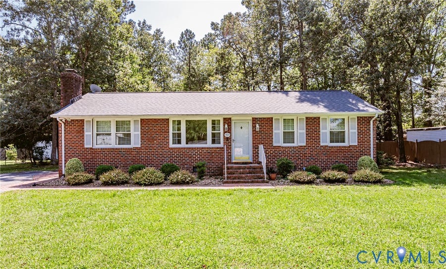 Property photo for 1905 Evanrude Court, Sandston, VA