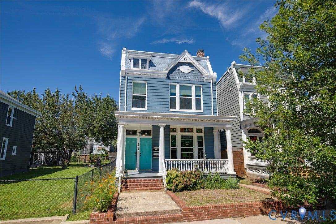 704 Chimborazo Boulevard, Chimborazo, Richmond, VA 23223 Victorian-style facade with blue siding and white trim