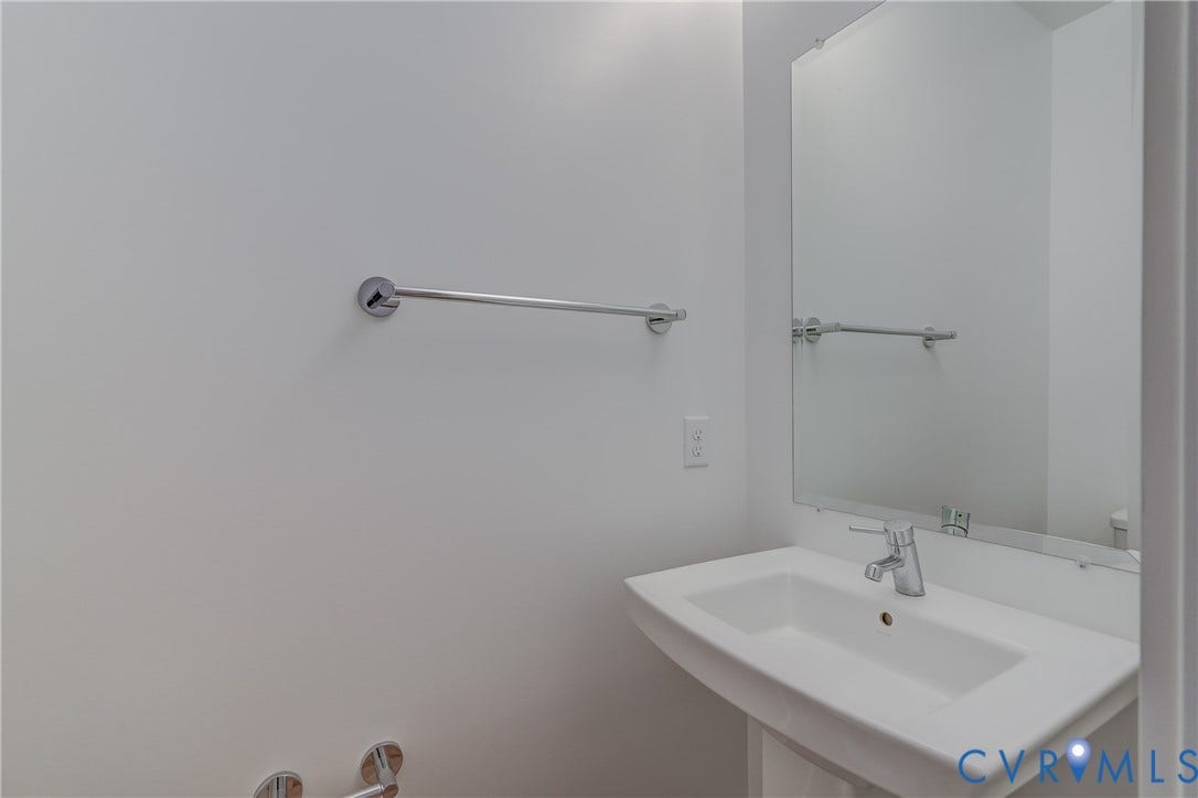 113 W 10th Street, Manchester, Richmond, VA 23224 1/2 bath Unit B