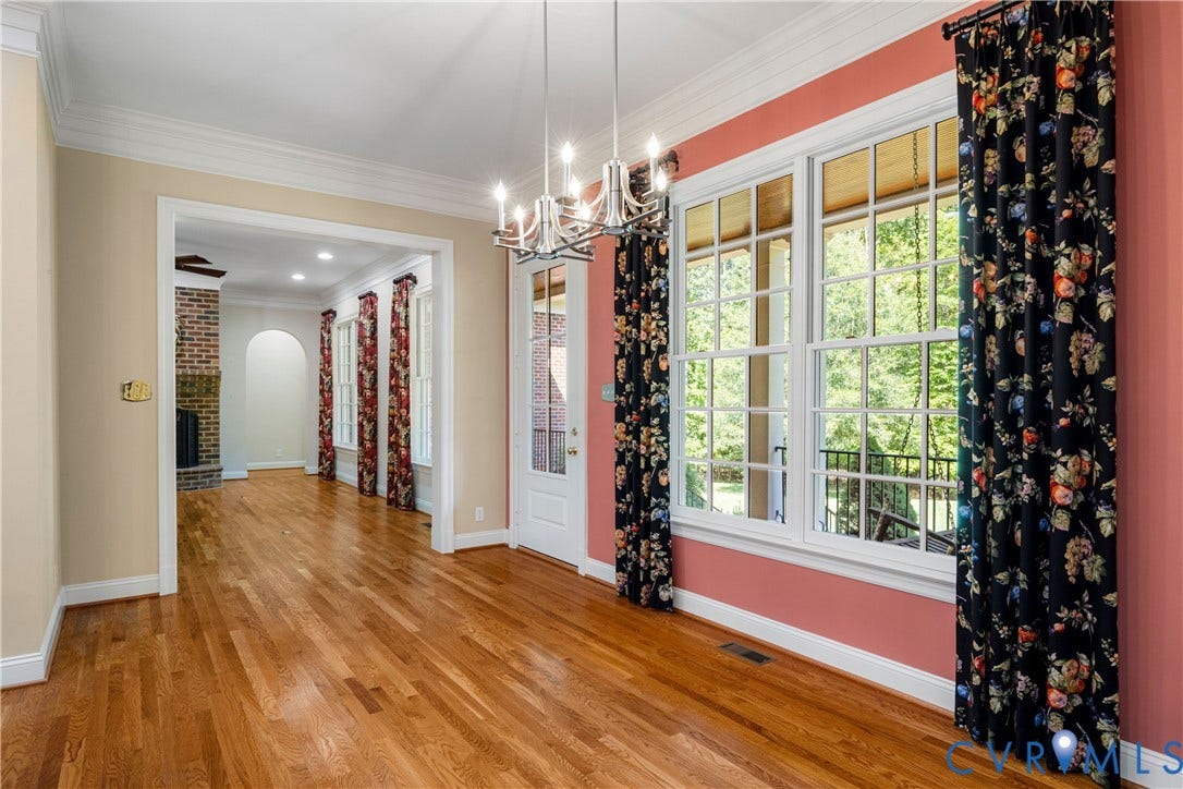 628 Cedar Run Road, Hermitage Country Club Area, Manakin Sabot, VA 23103 Spacious breakfast room space accommodates a large kitchen table for casual dining and accesses the rear veranda.