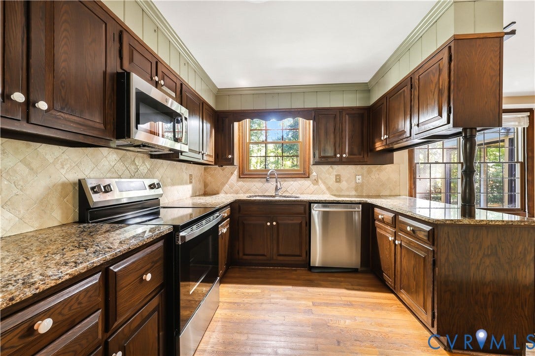 2725 Queenswood Road, Salisbury, Midlothian, VA 23113 Granite countertops and all appliances convey.