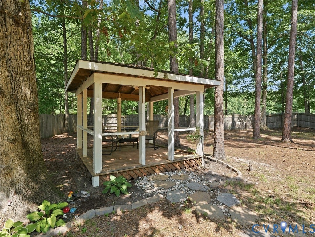 10837 Kilpatrick Lane, Glen Allen, VA 23059 Gazebo with electricity