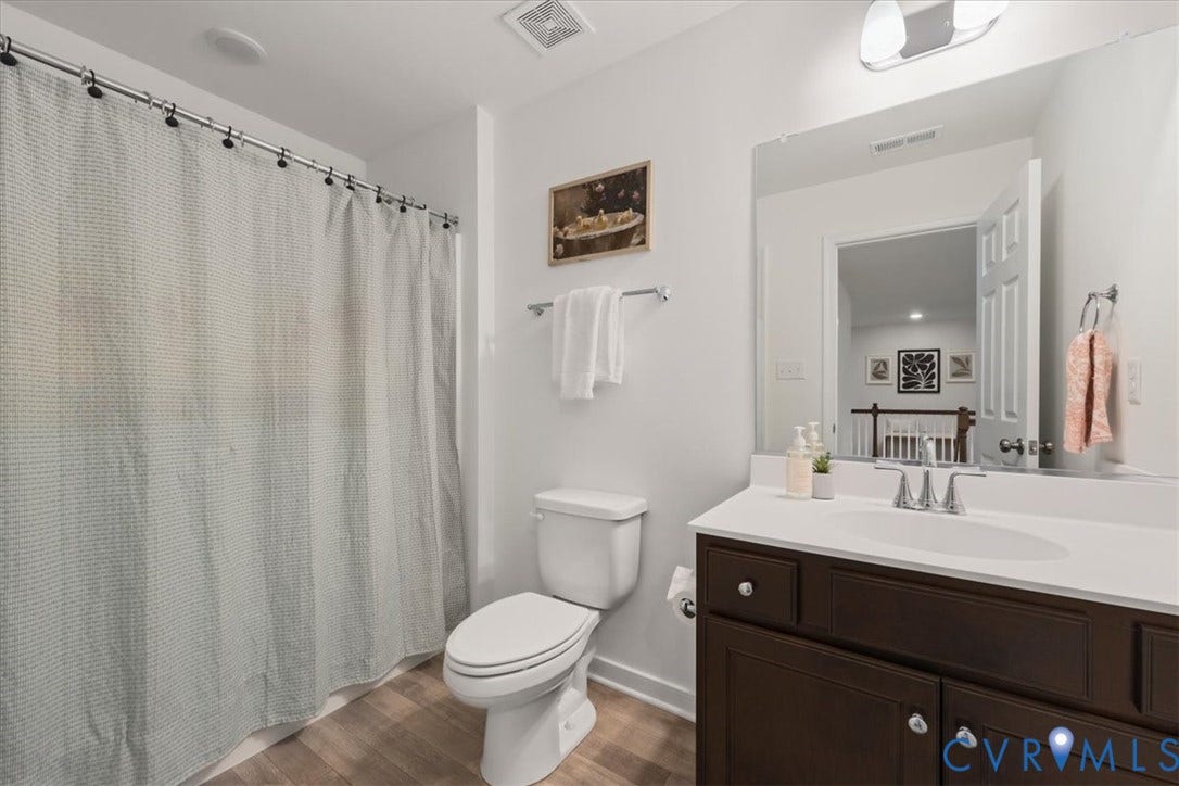 Second floor hall bath