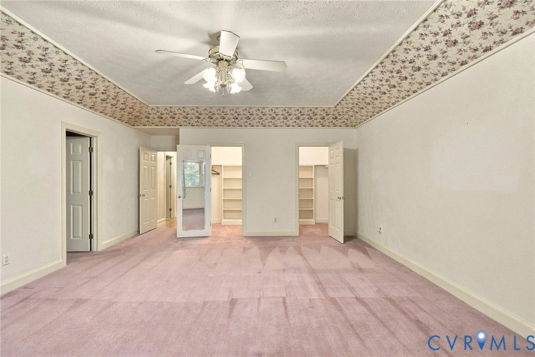 With Walkin Closet