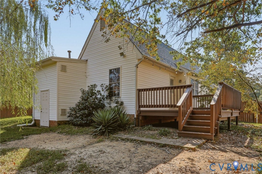 932 Ayers Way, Ayers Tavern, Glen Allen, VA 23060 Wood-finish elevated deck with stairs and railing