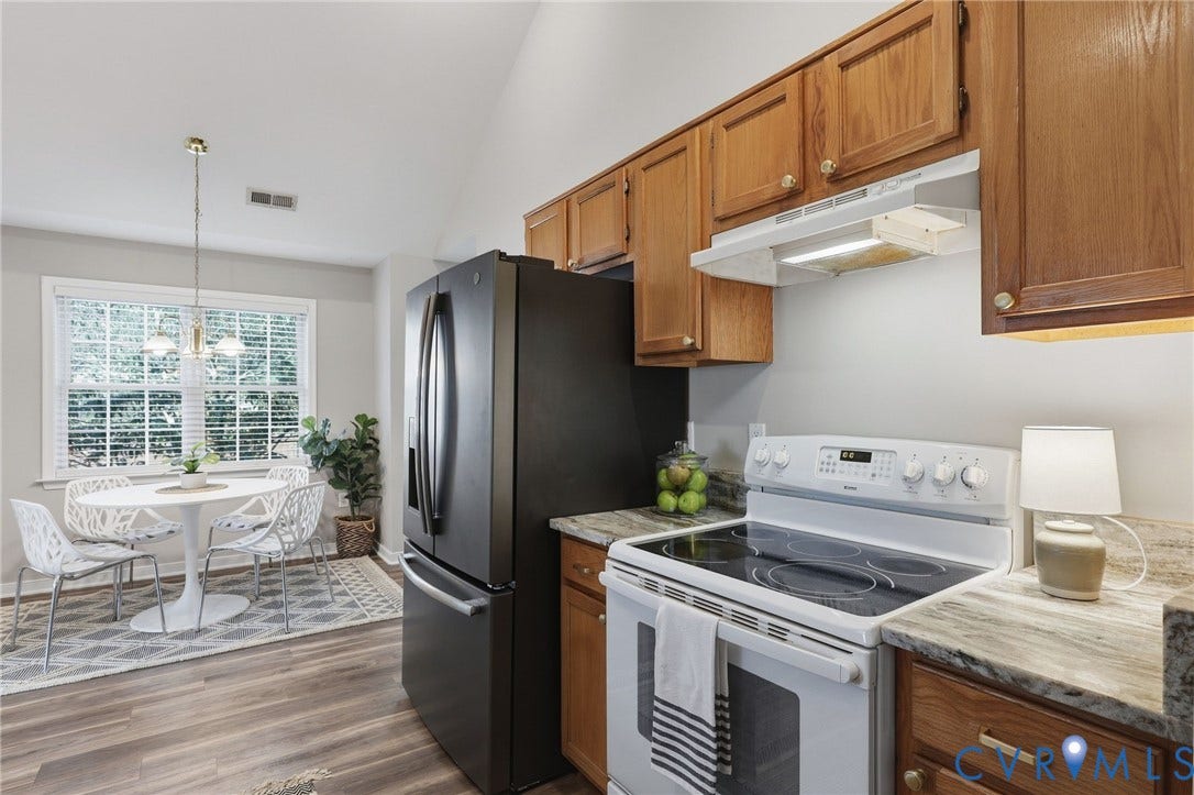 932 Ayers Way, Ayers Tavern, Glen Allen, VA 23060 Vaulted ceiling, wood-finish flooring, wood cabinetry, stone countertops, and a full suite of appliances