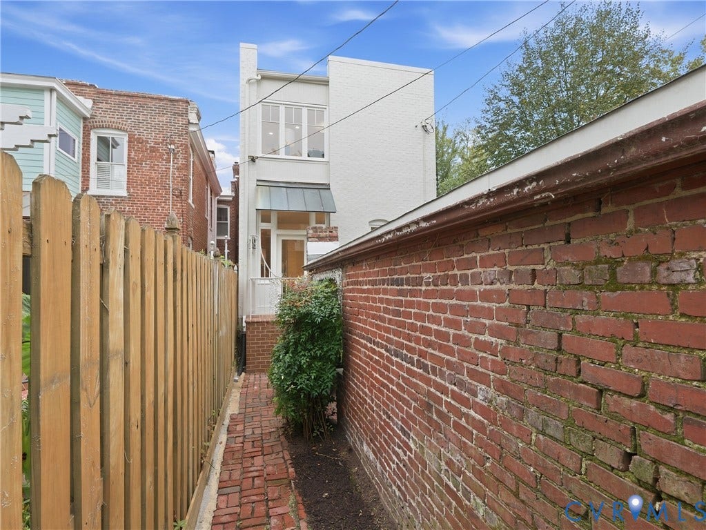 1901 Hanover Avenue, Fan, Richmond, VA 23220 Brick pathway leading to the main entrance