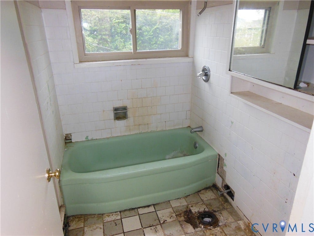 Hall Bathroom - 2nd Floor. Needs renovation