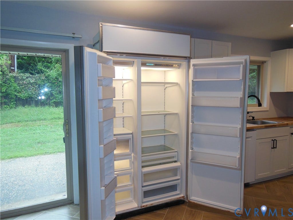 Integrated refrigerator with dual doors