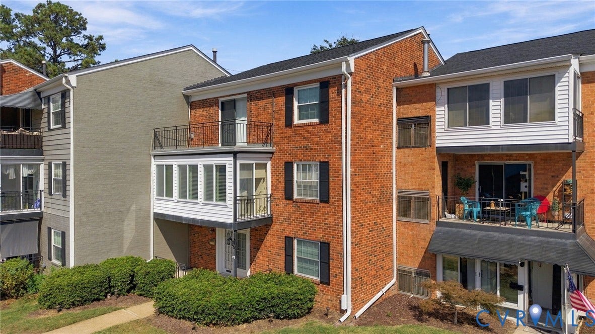 12 Snughaven Road, Hamlet, Henrico, VA 23228 Brick exterior with black shutters