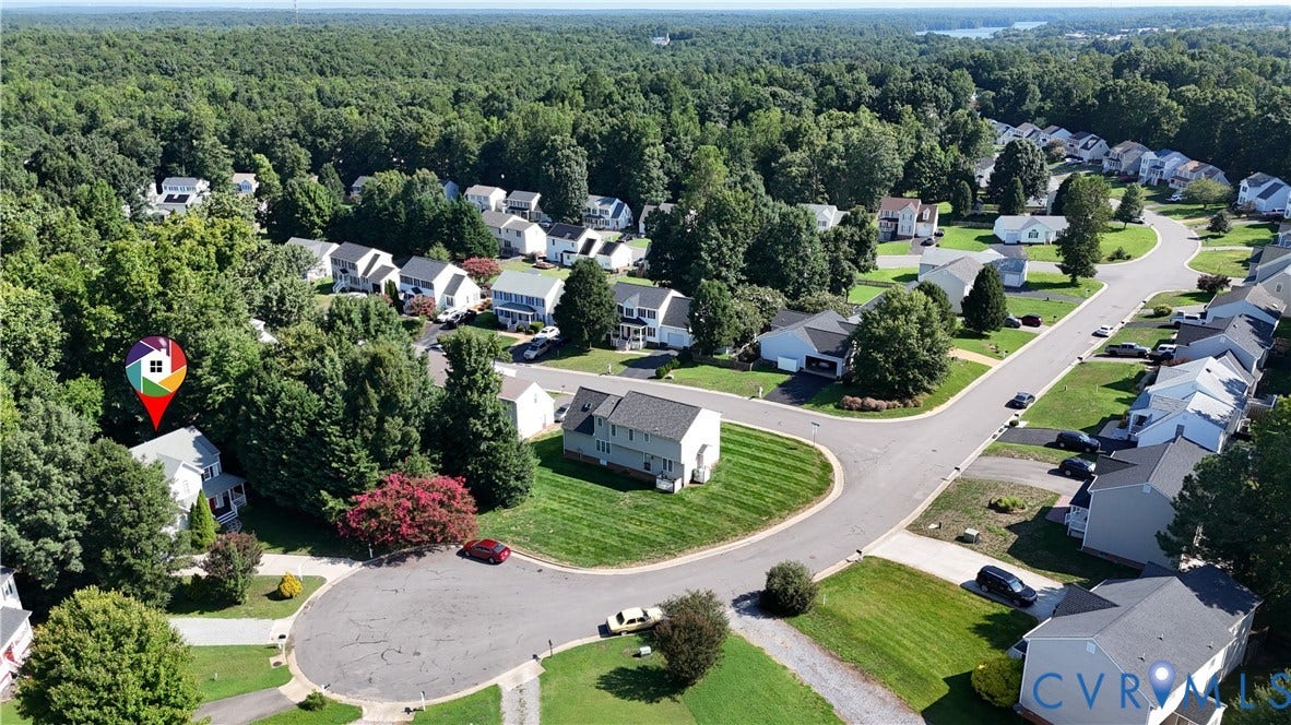 15724 Winding Ash Drive, Chesterfield, VA 23832 Cul-de-sac lot featuring a spacious front yard with mature landscaping