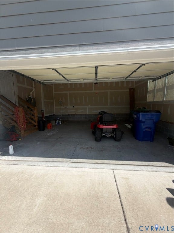 12146 Elnora Lane, Glen Allen, VA 23059 Attached garage with a concrete floor