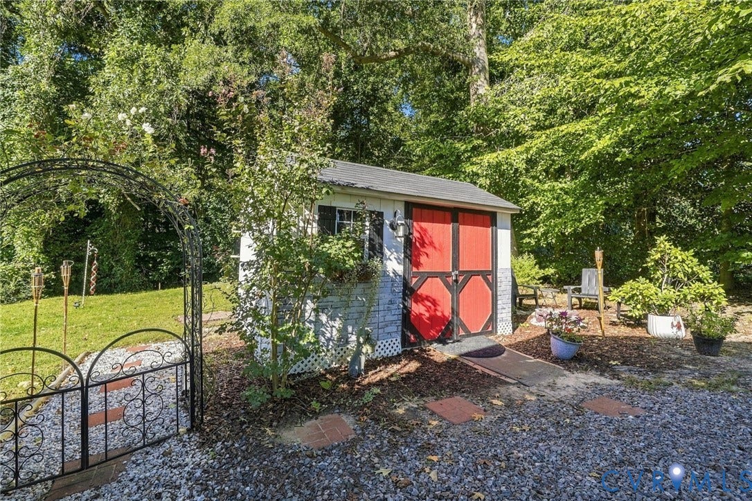 1725 Debbie Lane, Richmond, VA 23222 1725 Debbie Lane, Richmond, VA 23222