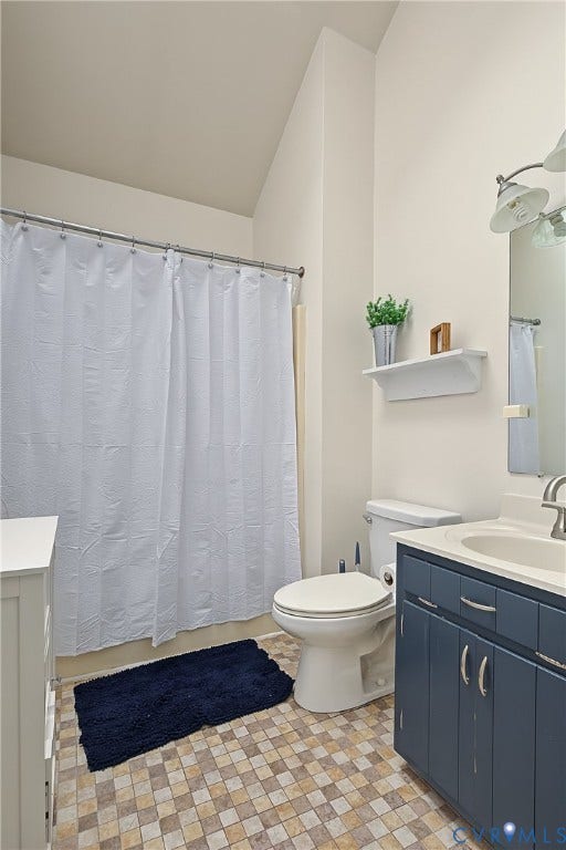 4706 Jacobs Glenn Drive, North Chesterfield, VA 23236 Second floor hall bath