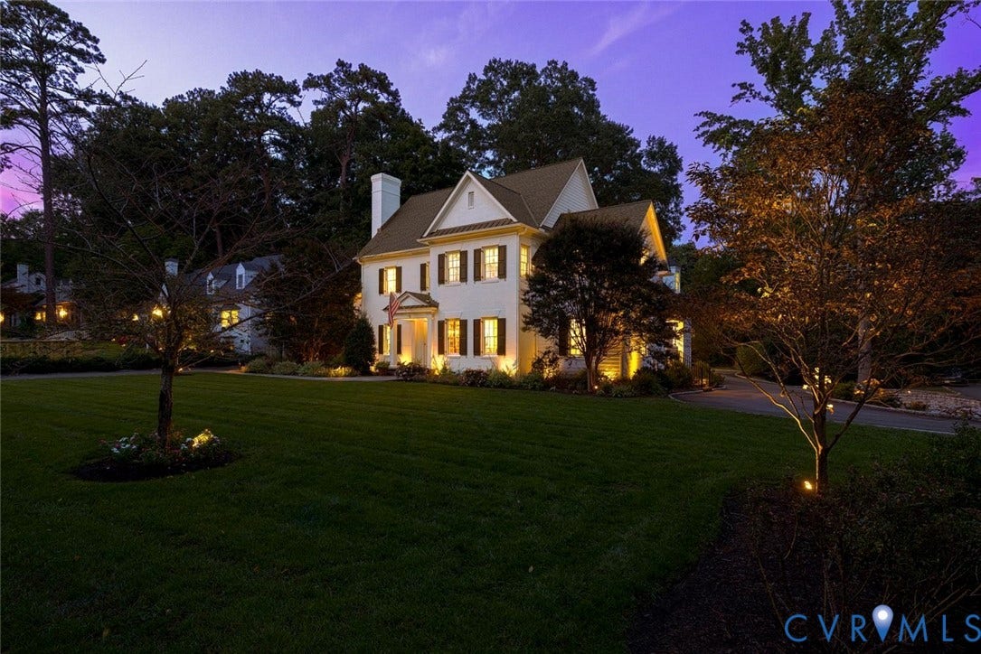 Beautiful corner lot in Westham