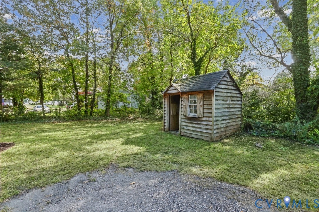 210 Naglee Avenue, Sandston, VA 23150