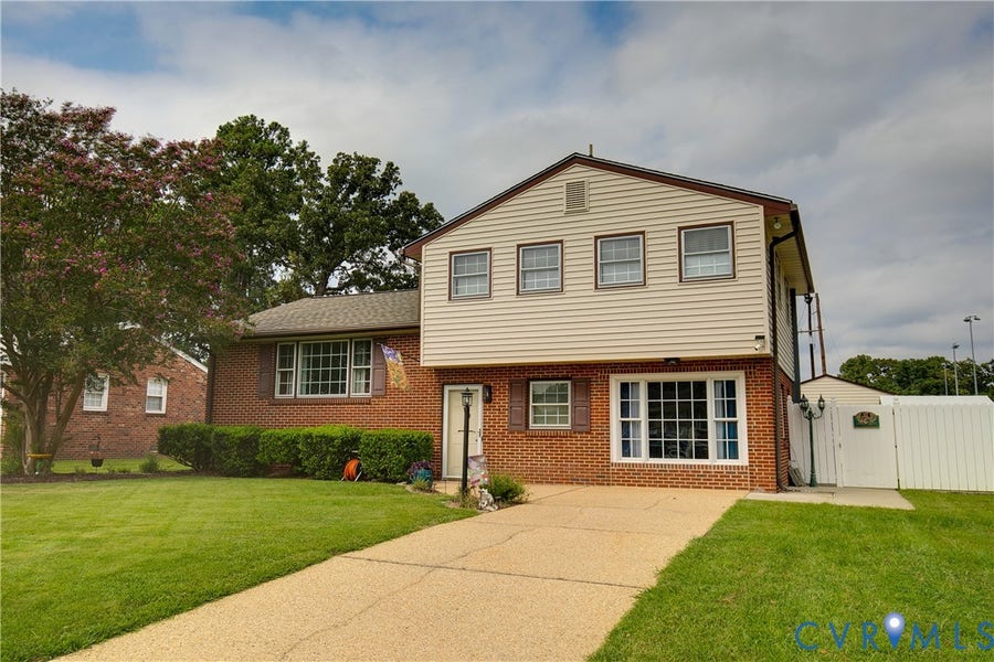 Property photo for 908 Yorkshire Road, Colonial Heights, VA