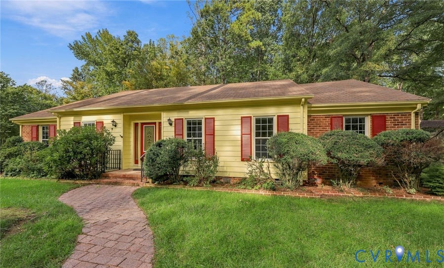 Property photo for 10129 Deepwood Circle, Henrico, VA