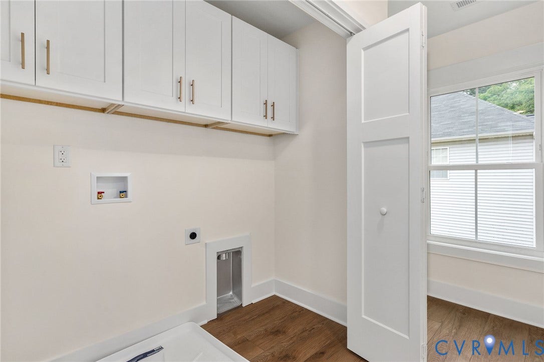 7605 Oster Drive, Chamberlayne Farms Area, Henrico, VA 23227 White shaker-style upper cabinetry with gold-tone hardware