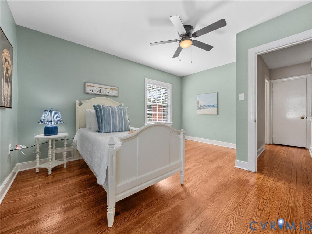 1113 E Durwood Crescent, Tuckahoe Area, Henrico, VA 23229 Hardwood flooring, painted walls, ceiling fan with integrated lighting, and window with blinds