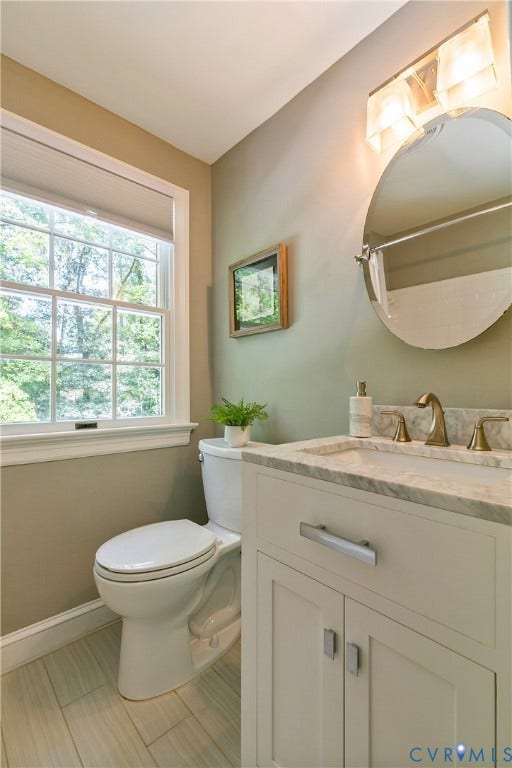 Upstairs hall bathroom
