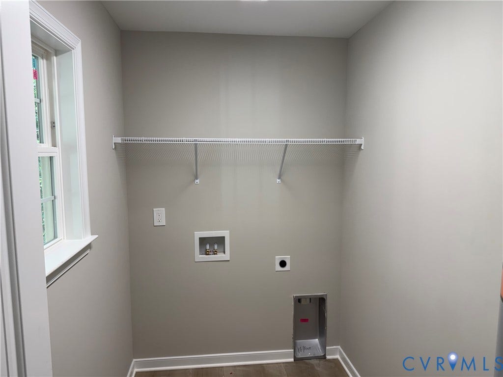 7735 Jefferson Highway, Cedar Hill Park, Mineral, VA 23117 Neutral wall tones with wood-finish flooring