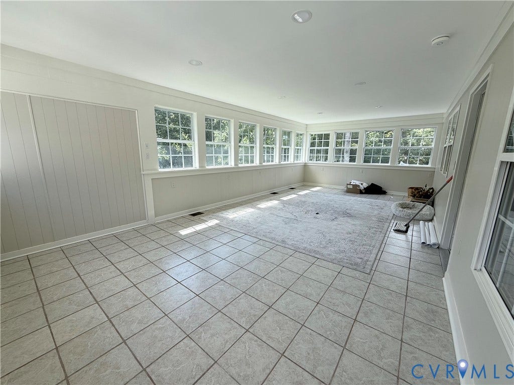 2091 Anderson Highway, Powhatan, VA 23139 Potential conference room/shared work space or studio!