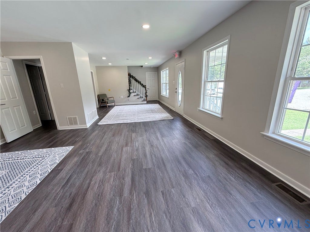 2091 Anderson Highway, Powhatan, VA 23139 Spacious open flex area/ waiting room