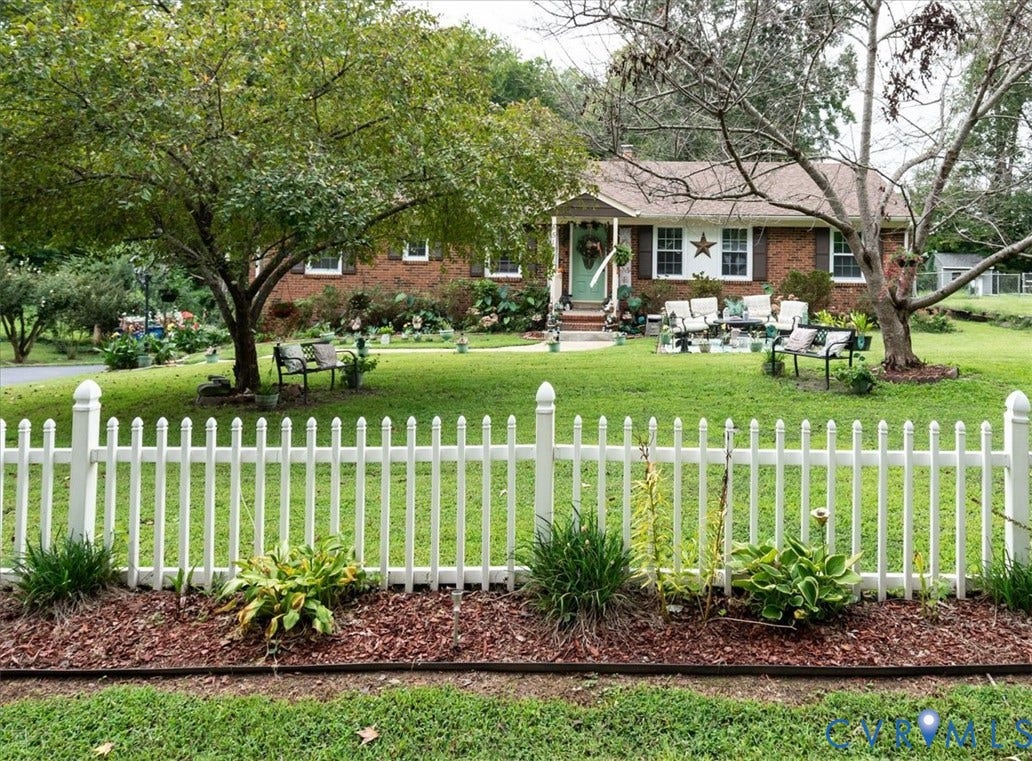 5510 Alberta Road, Stanwick, Midlothian, VA 23832 Welcome to 5510 Alberta Rd!