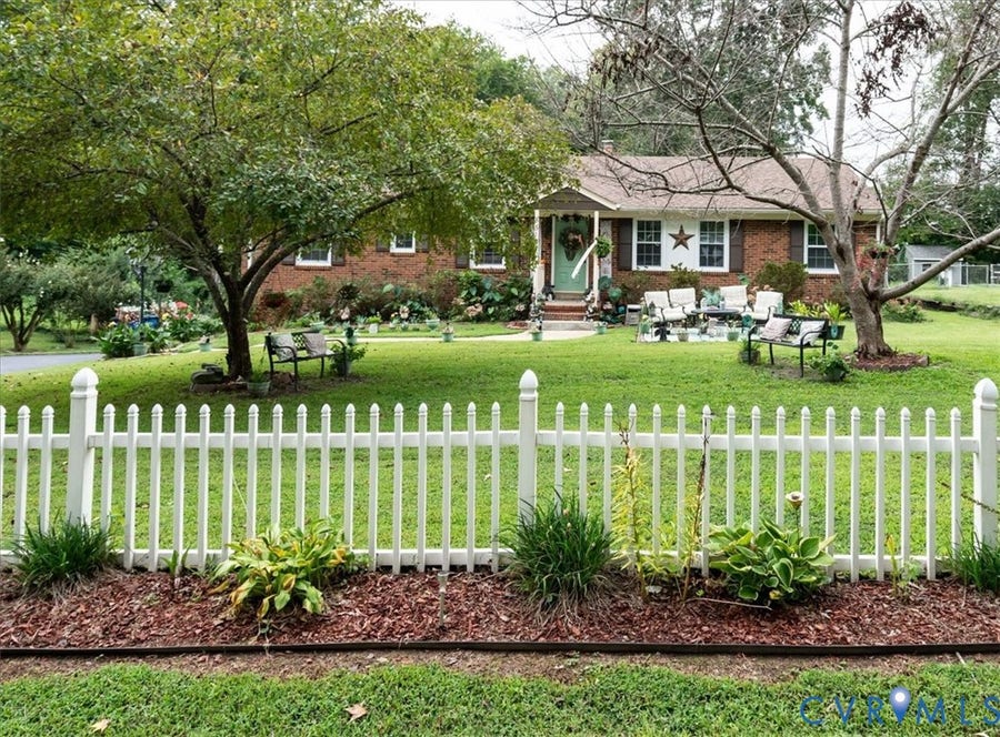Property photo for 5510 Alberta Road, Midlothian, VA