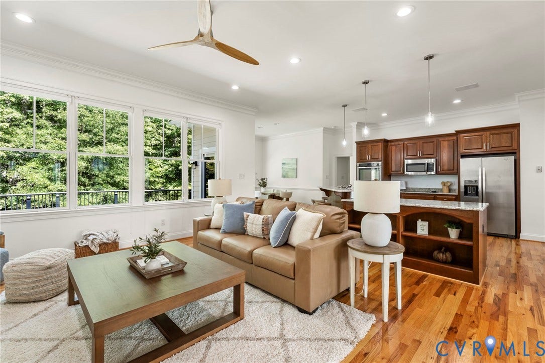 10' Ceilings, Lots of Light