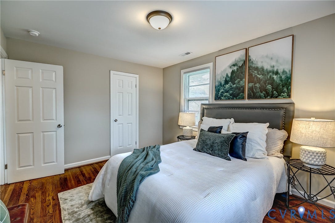 Primary bedroom grants elegance and good space!