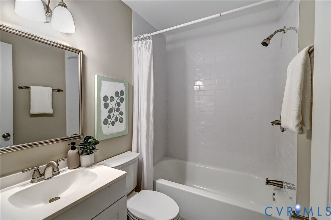 Note the tiled shower...not just some cheap fiberglass unit shoved in with no concern for the final product!