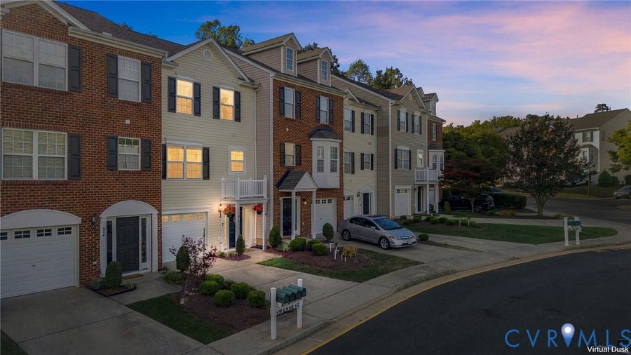 Property photo for 618 Ridgemoor Court, Midlothian, VA