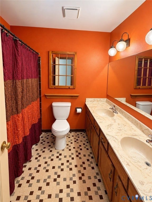 8636 Shadymist Drive, North Chesterfield, VA 23235 Bathroom on 3rd level serving Bedroom 2 & 3
